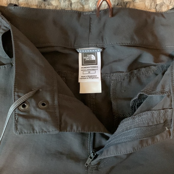 The North Face Women’s Convertible Hiking Pants / Shorts Size 10 - Picture 6 of 8